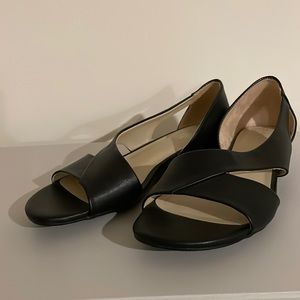 Naturalized open toe small wedge, black, size 9